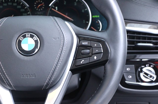 BMW5シリーズ523d ラグジュアリー