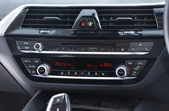 BMW5シリーズ523d ラグジュアリー