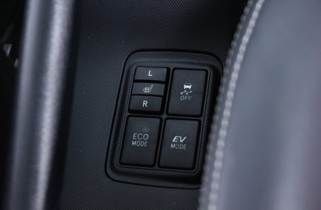トヨタアクアGブラックソフトレザーセレクション