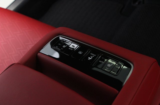 レクサスLS500 Fスポーツ AWD