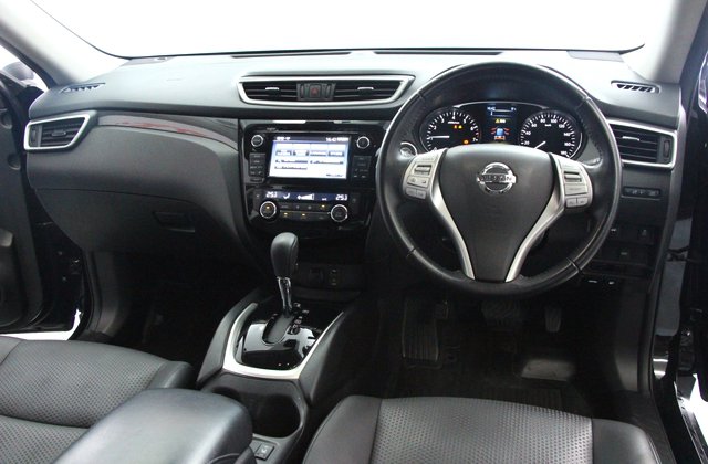 ニッサンエクストレイル20Xt エマージェンシーブレーキパッケージ