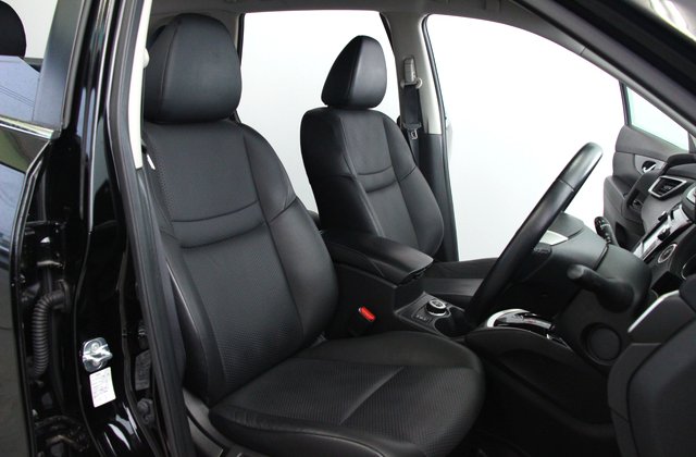 ニッサンエクストレイル20Xt エマージェンシーブレーキパッケージ