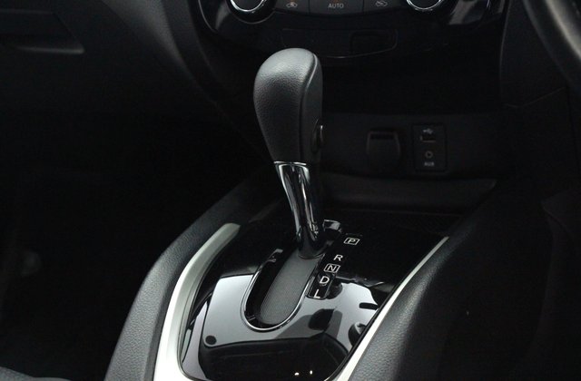 ニッサンエクストレイル20Xt エマージェンシーブレーキパッケージ
