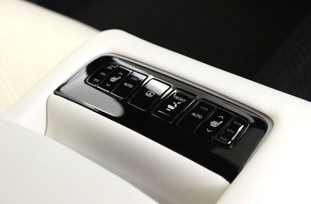 レクサスLSハイブリッドLS500h Fスポーツ