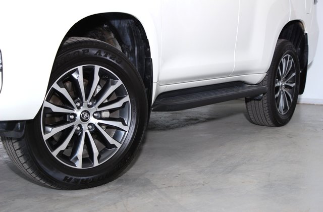 トヨタランドクルーザープラドTX Lパッケージ