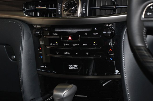 レクサスLXLX570 特別仕様車ブラックシークエンス