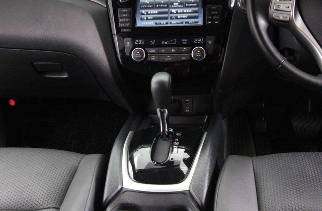 ニッサンエクストレイル20Xt エマージェンシーブレーキパッケージ