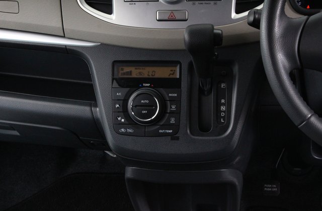スズキワゴンRFXリミテッド CDプレーヤー装着車