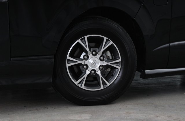 トヨタハイエースワゴン ファインテックツアラー