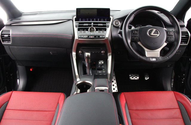 レクサスNX300 Fスポーツ