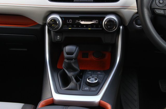 トヨタRAV4アドベンチャー