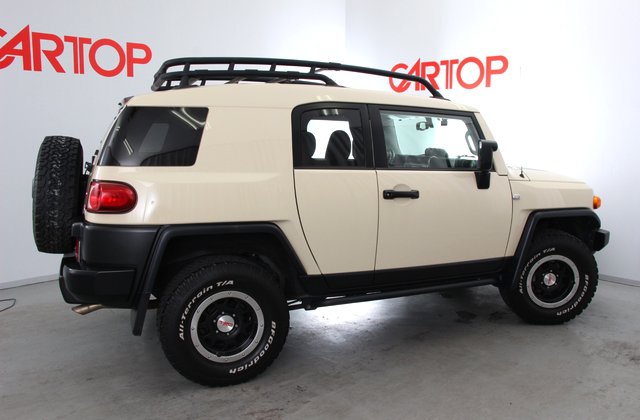 トヨタFJクルーザートレイルチームエディション
