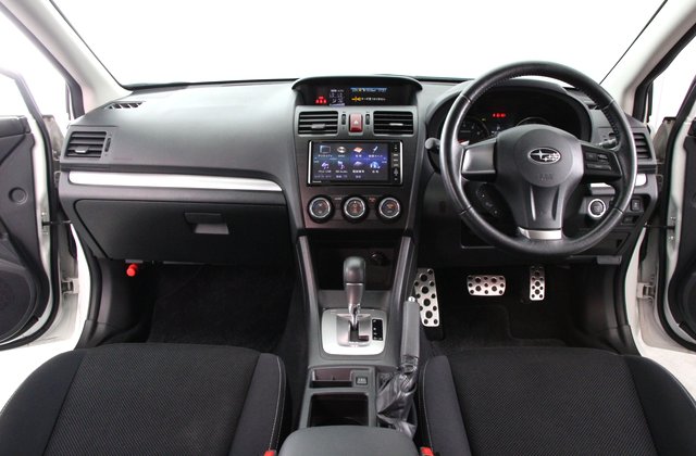 スバルインプレッサXV2.0i-L