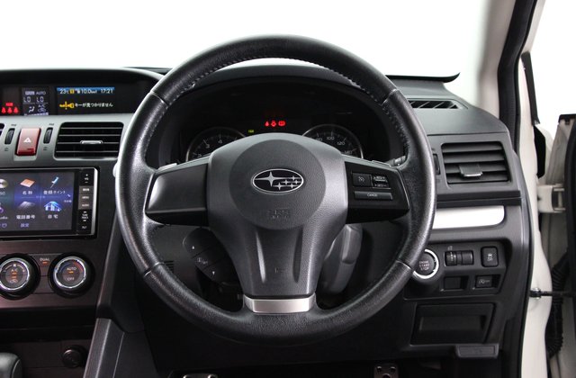 スバルインプレッサXV2.0i-L