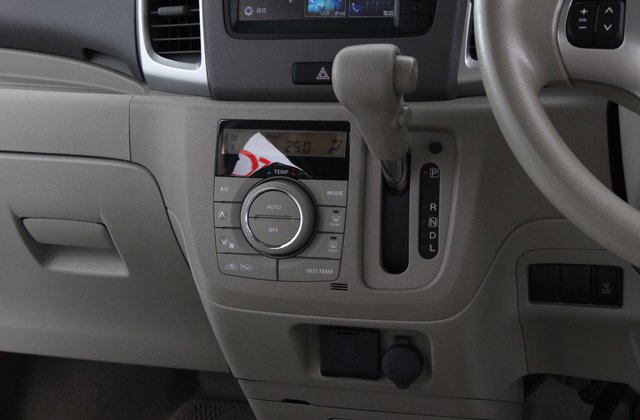 スズキスペーシアX スマートフォン連携ナビ装着車