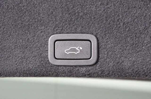 ボルボXC60D4 クラシック