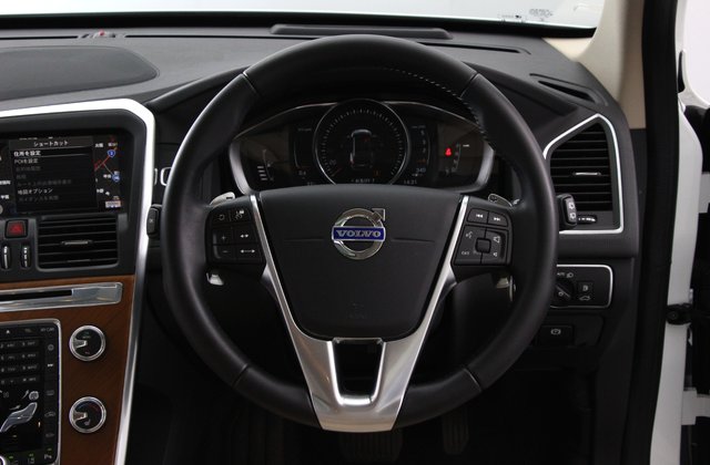 ボルボXC60D4 クラシック