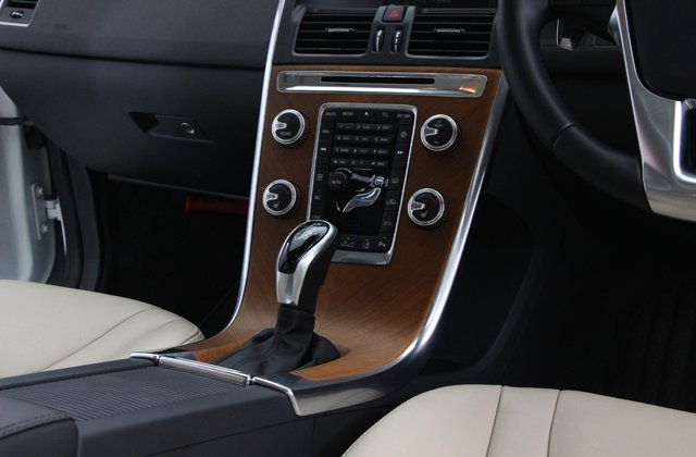 ボルボXC60D4 クラシック