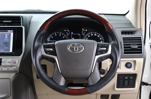 トヨタランドクルーザープラドTX Lパッケージ