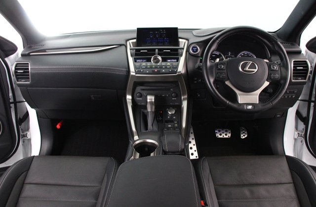 レクサスNX300h Fスポーツ