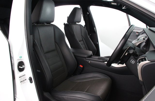 レクサスNX300h Fスポーツ