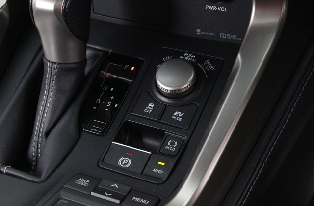 レクサスNX300h Fスポーツ