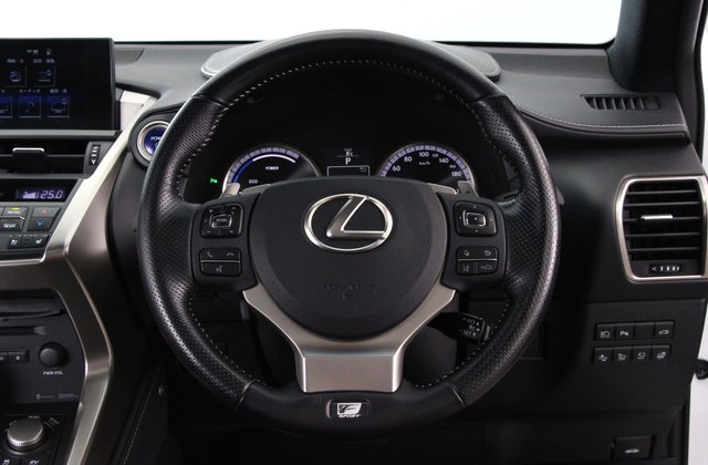 レクサスNX300h Fスポーツ