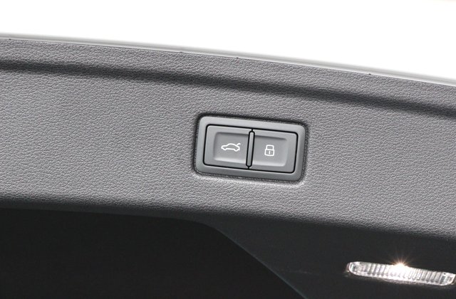 アウディA5スポーツバック45TFSIクワトロ スポーツ