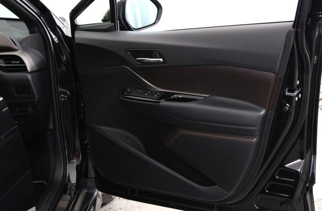 トヨタCHRG LEDエディション