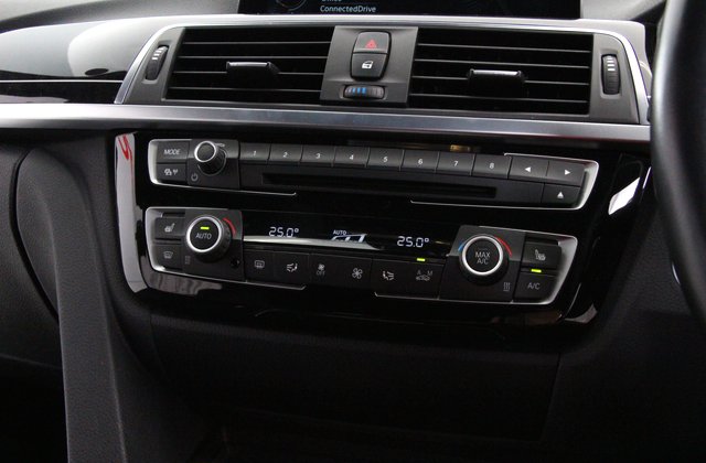 BMW3シリーズ320d ツーリング Mスポーツ