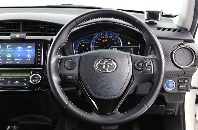 トヨタカローラフィールダーハイブリッドG エアロツアラー W×B
