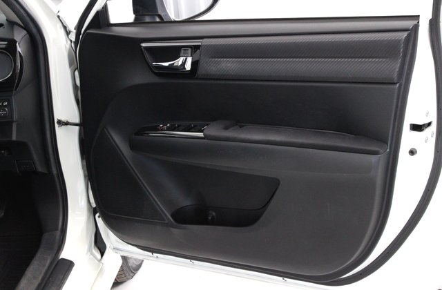 トヨタカローラフィールダーハイブリッドG エアロツアラー W×B
