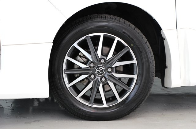 トヨタヴォクシーZS 煌