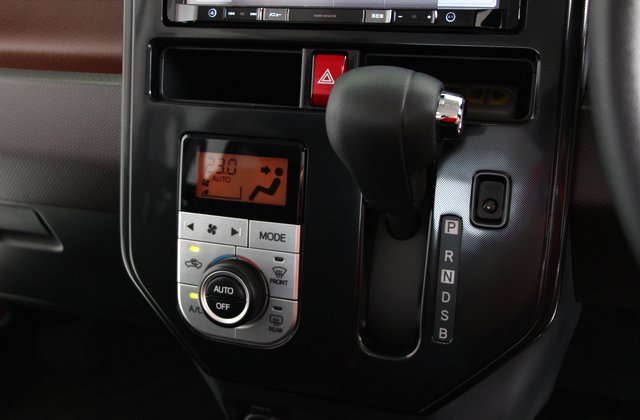 トヨタタンクG S 助手席リフトアップシート車  車いす収納固定(Bタイプ)