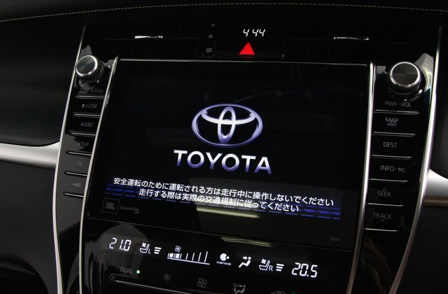 トヨタハリアープログレス メタルアンドレザーパッケージ
