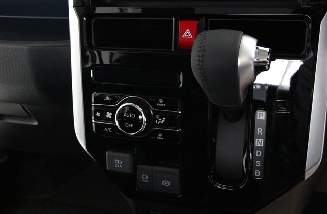 トヨタルーミーカスタムG 決算SALE車