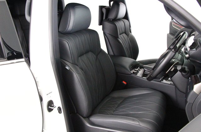 レクサスLXLX570 ブラックシークエンス