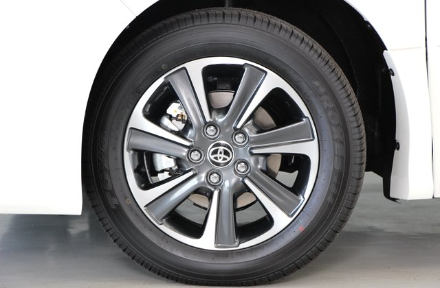 トヨタヴォクシーZS 煌III  決算SALE車