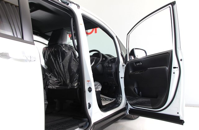 トヨタヴォクシーZS 煌III  決算SALE車