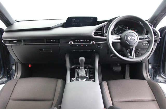 マツダMAZDA3ファストバック15S ツーリング