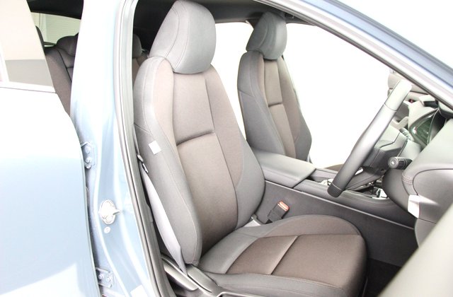 マツダMAZDA3ファストバック15S ツーリング