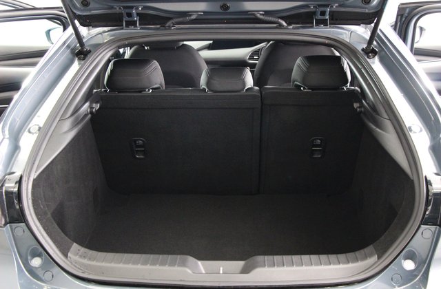 マツダMAZDA3ファストバック15S ツーリング