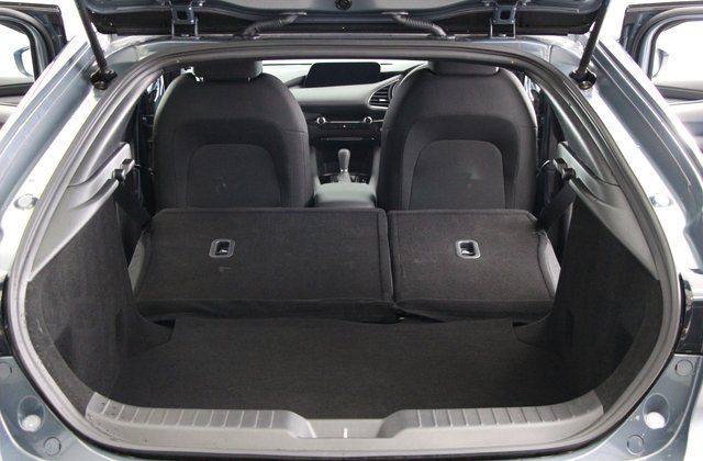 マツダMAZDA3ファストバック15S ツーリング