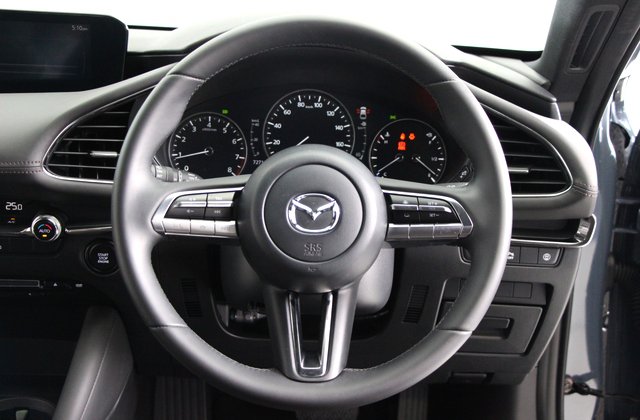 マツダMAZDA3ファストバック15S ツーリング