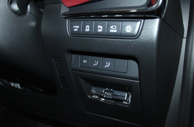 マツダMAZDA3ファストバック20S バーガンディセレクション