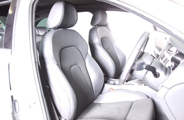 アウディA4アバント2.0TFSI Sライン