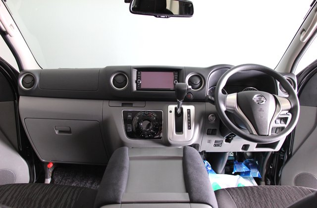 ニッサンNV350キャラバンプレミアムGX アーバンクロム
