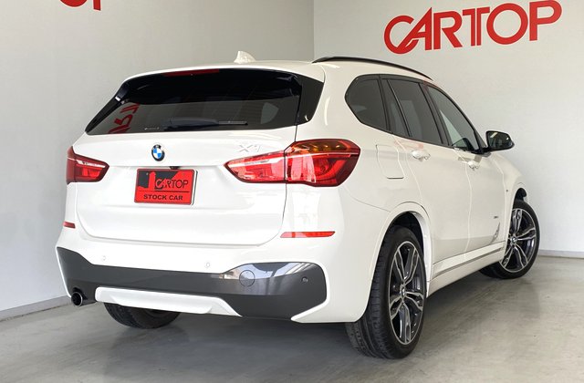BMWX1sDrive 18i Mスポーツ