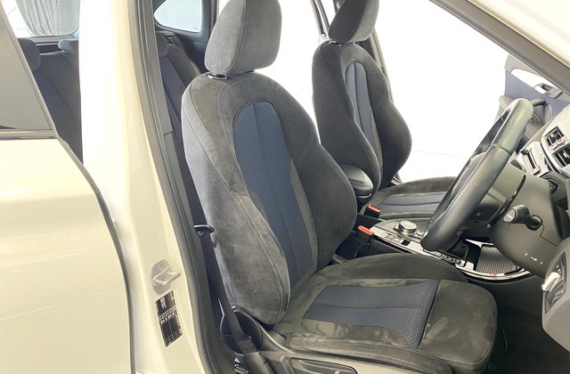 BMWX1sDrive 18i Mスポーツ