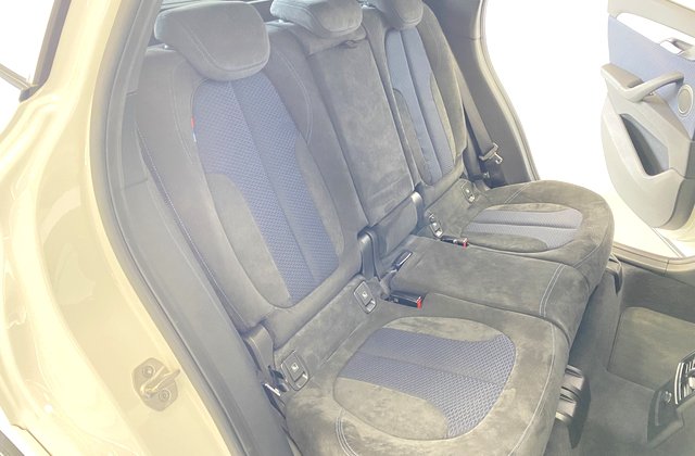 BMWX1sDrive 18i Mスポーツ